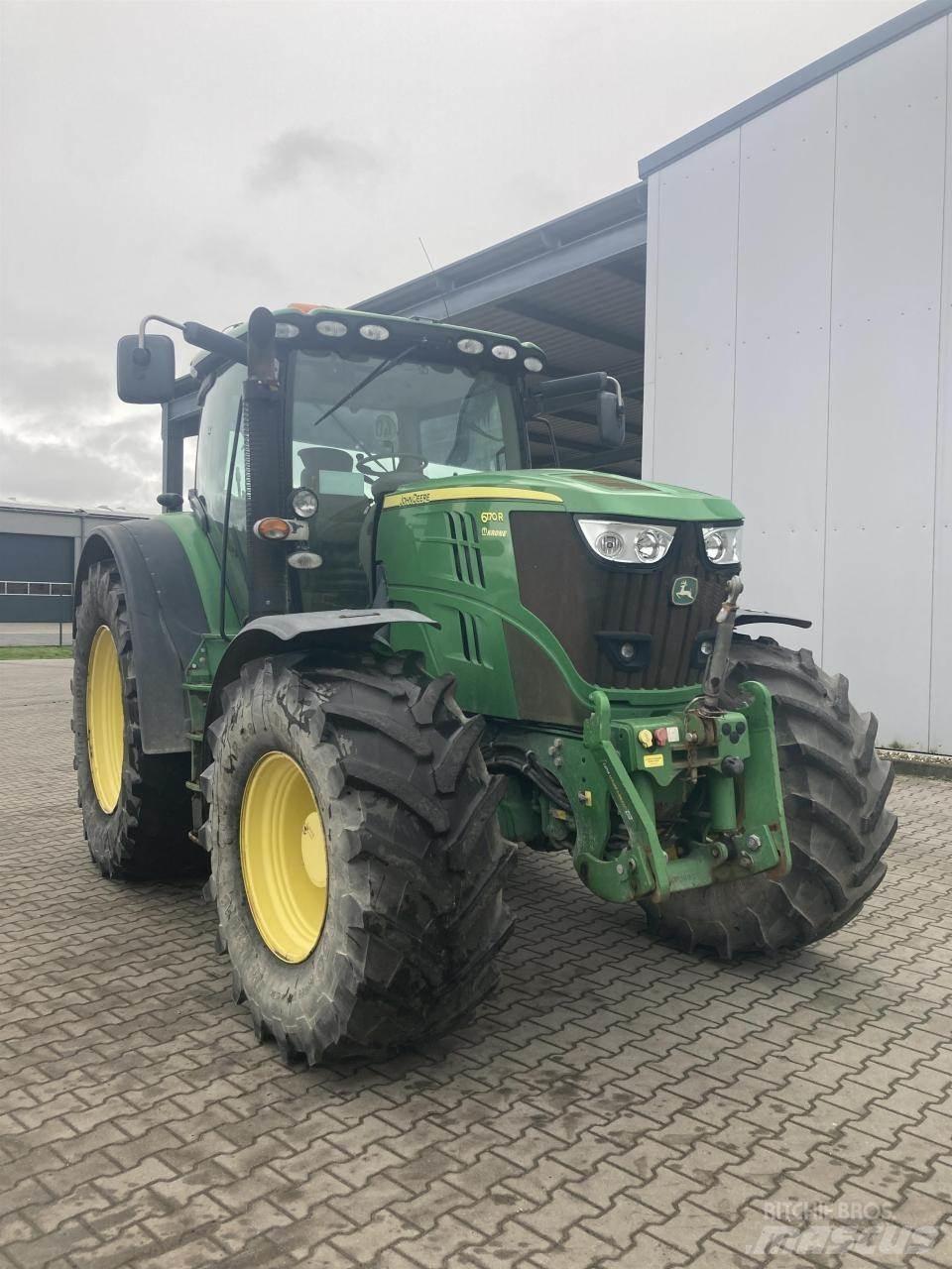 John Deere 6170R Tractoren