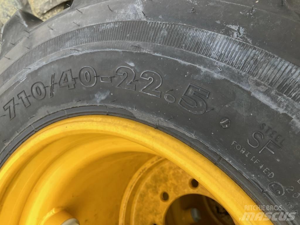 Nokian 710/40-22,5 Banden, wielen en velgen