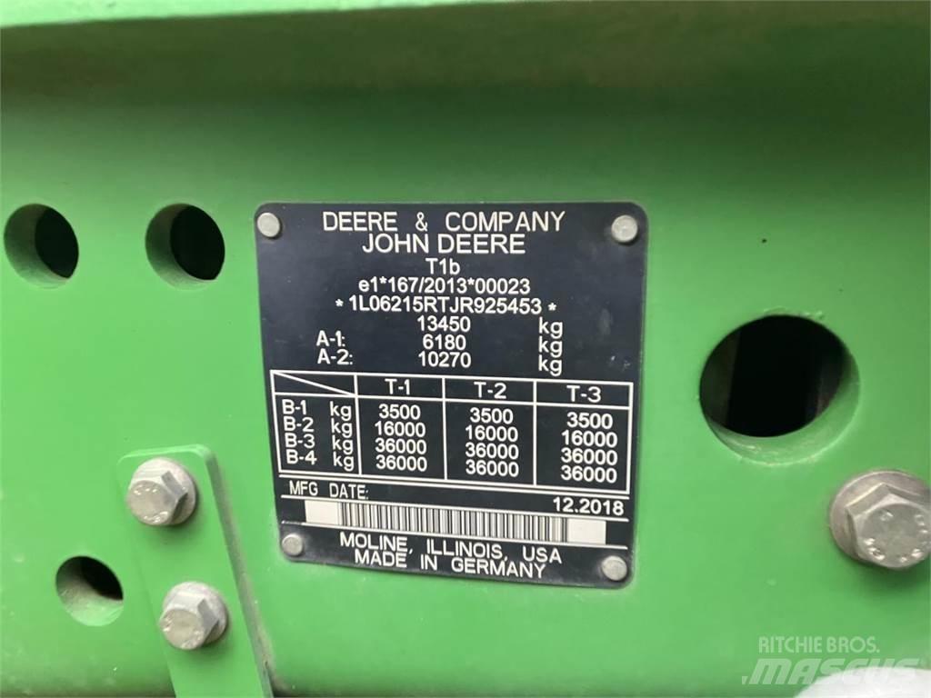 John Deere 6215R Tractoren
