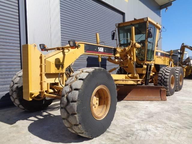 CAT 14 H II Graders