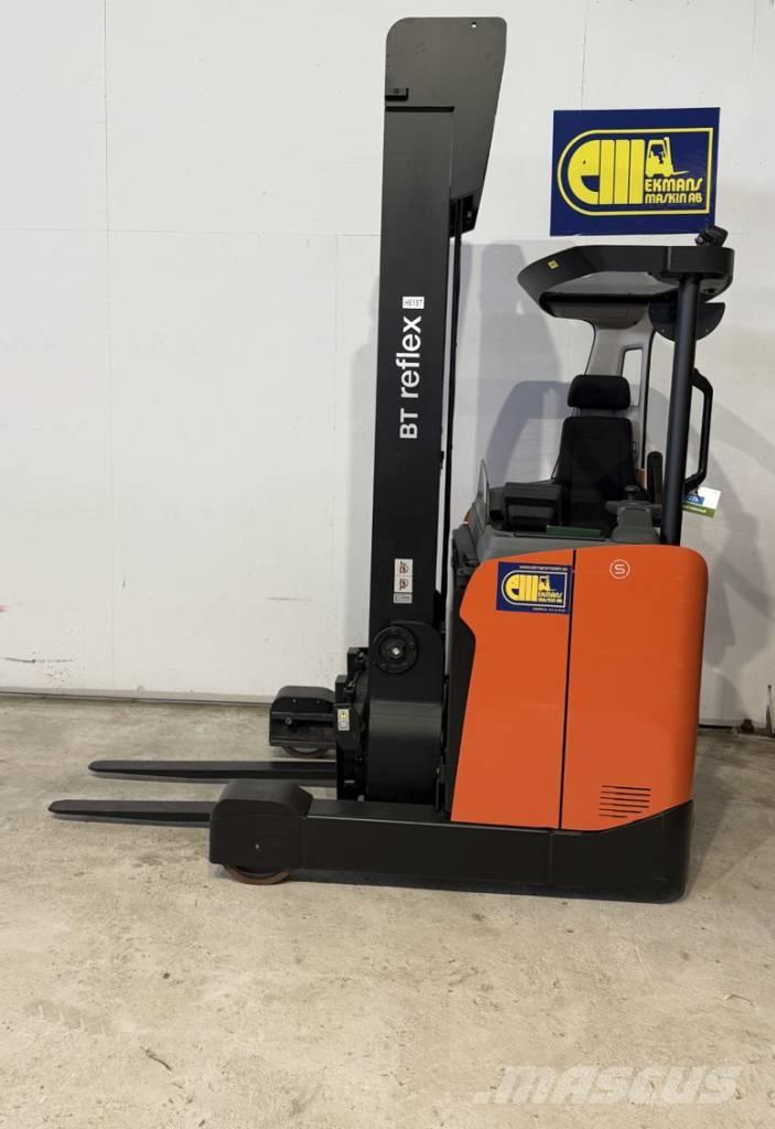 BT truck RRE 140HE Reachtruck voor hoog niveau