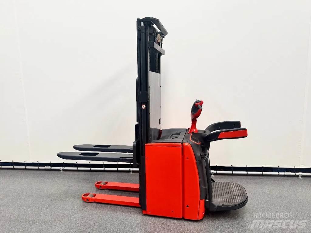 Linde L 16 AP Meeloop stapelaar