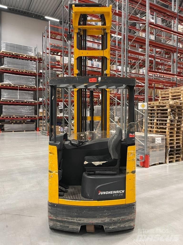 Jungheinrich ETV 216 Reachtruck voor hoog niveau