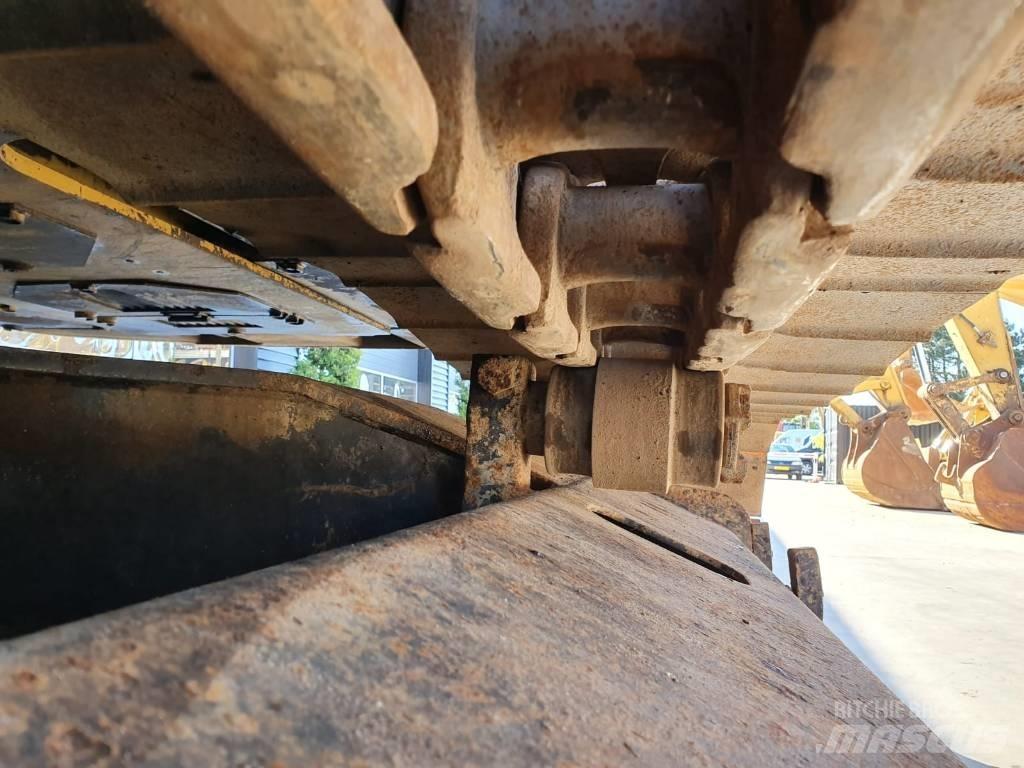 CAT 320 B L Rupsgraafmachines