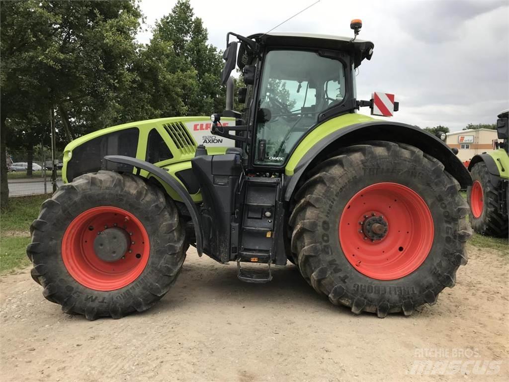CLAAS Axion 920 Tractoren