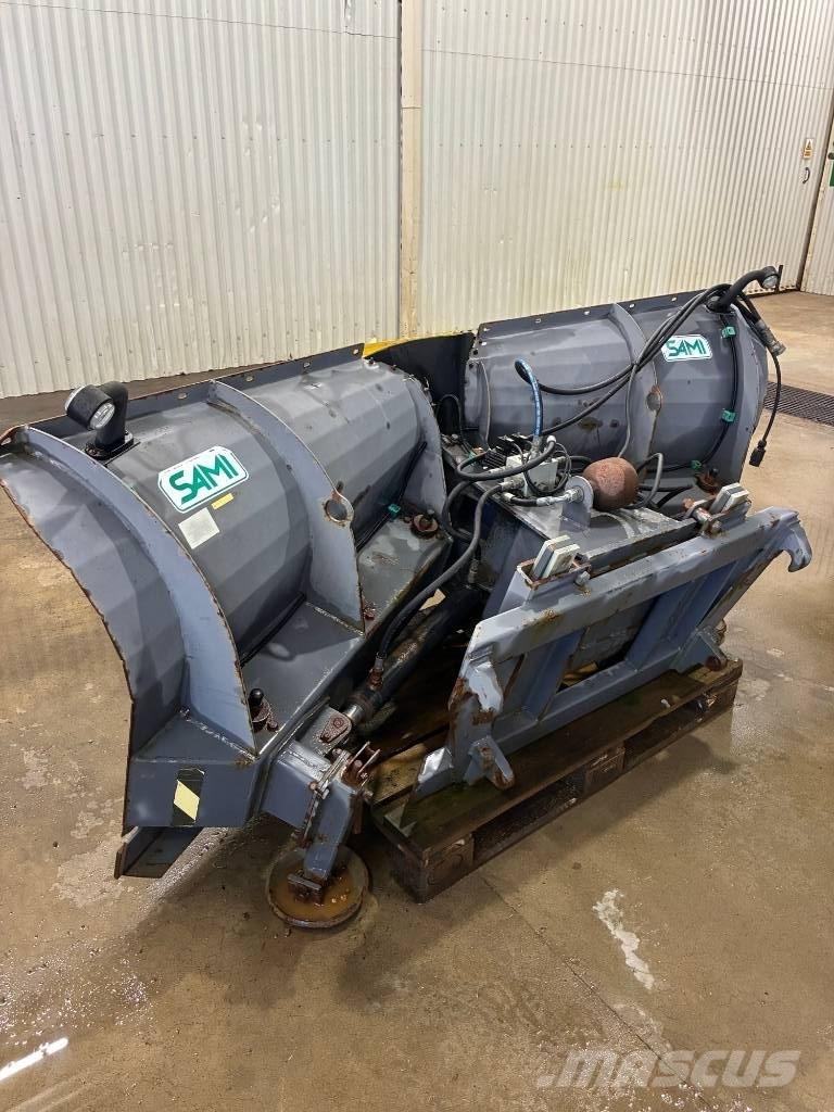 Sami VM 2400 Sneeuwschuivers en -ruimers