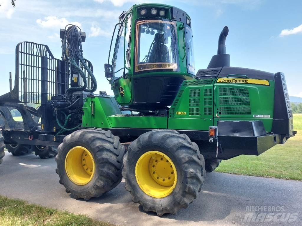 John Deere 1110G Uitrijwagens