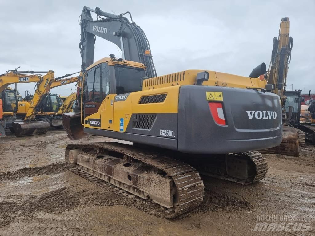 Volvo EC 250 D L Rupsgraafmachines