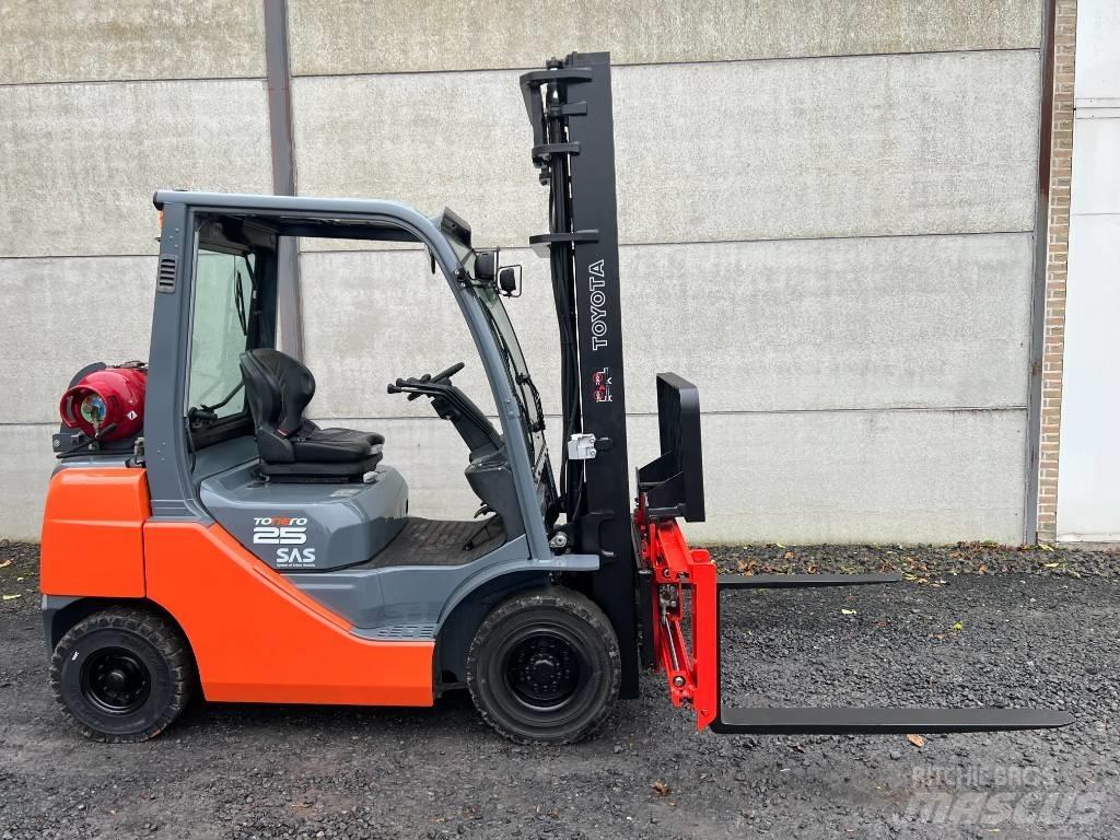 Toyota 02-8 FGF 25 LPG heftrucks