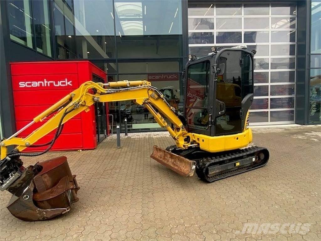 Komatsu PC24MR-5 Wielgraafmachines