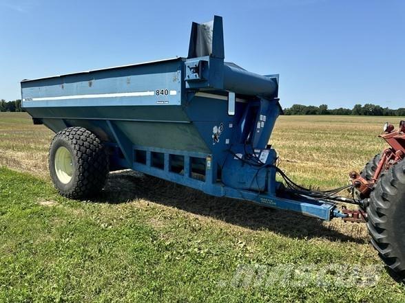 Kinze 840 Graantransportwagen