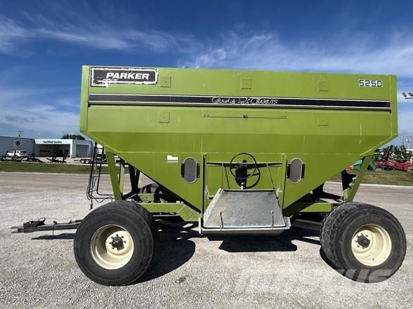 Parker 5250 Graantransportwagen