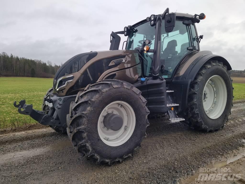 Valtra T 255 Versu Tractoren