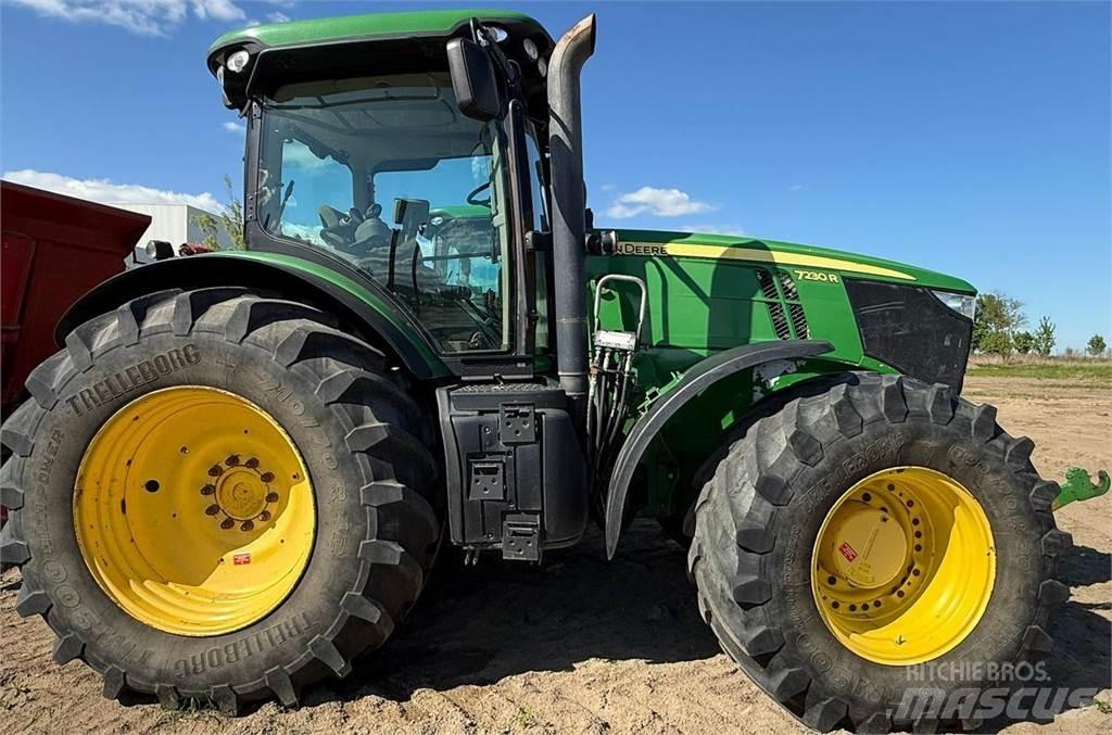 John Deere 7230R Tractoren