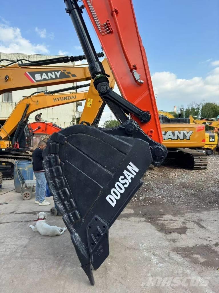 Doosan DX300LC Rupsgraafmachines