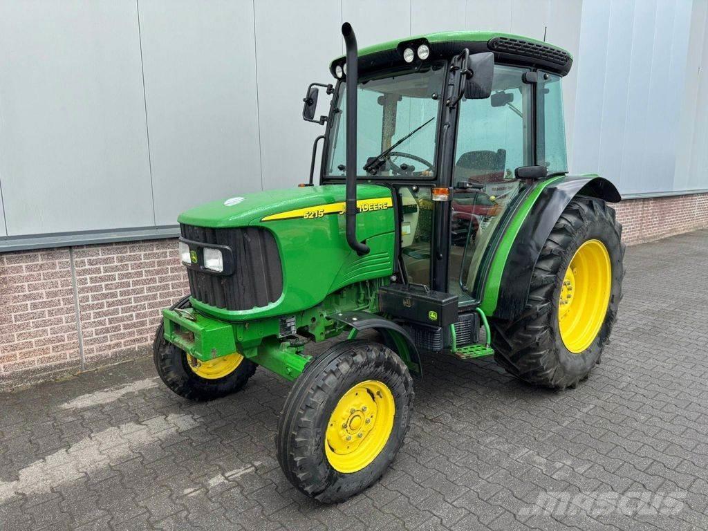 John Deere 5215 Auto's