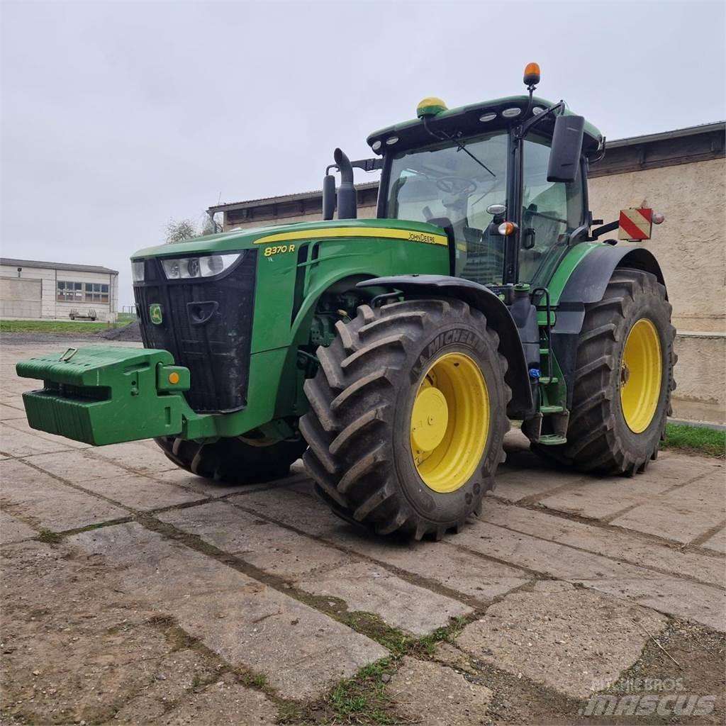 John Deere 8370 R Tractoren