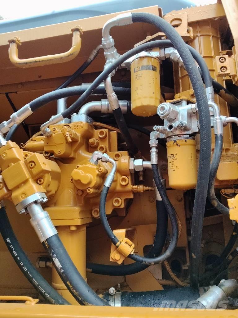 CAT 330 C Rupsgraafmachines