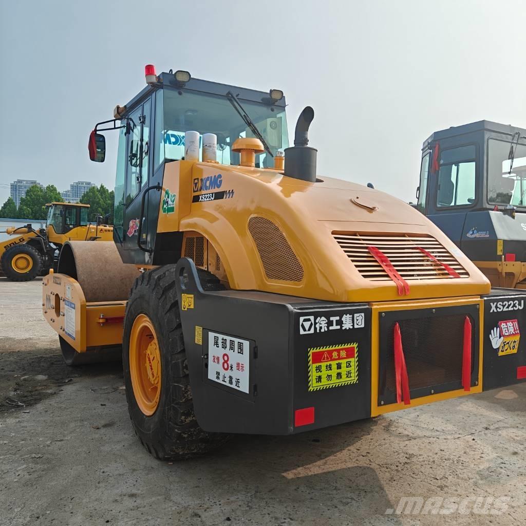 XCMG XS 223 J Trilrolwalsen
