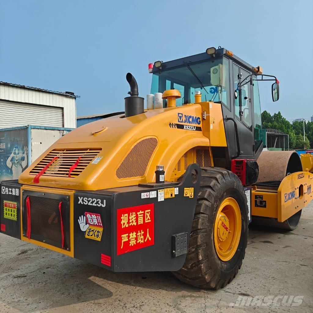 XCMG XS 223 J Trilrolwalsen