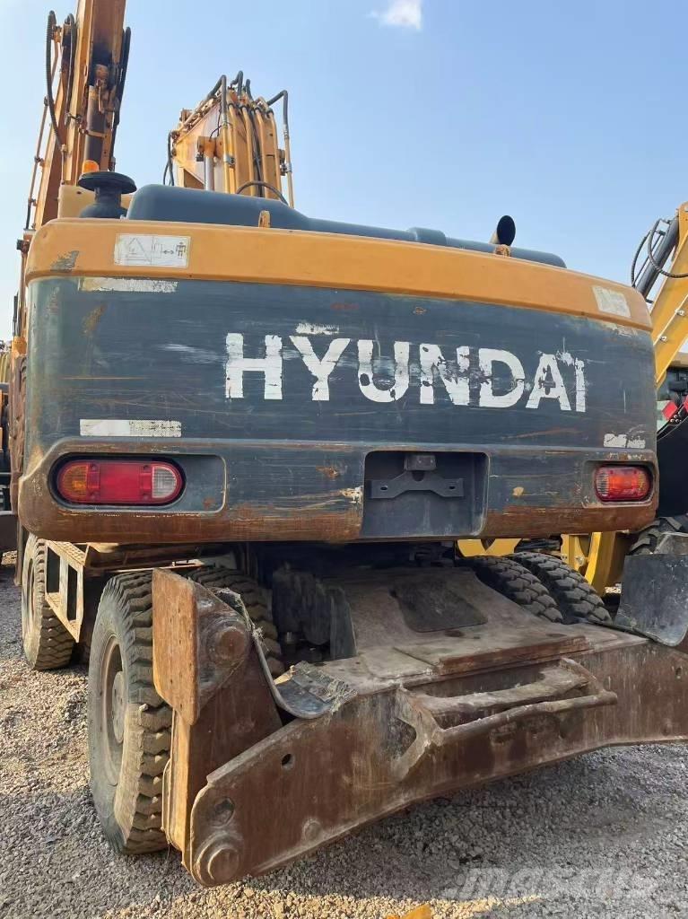 Hyundai 210W-9 Wielgraafmachines