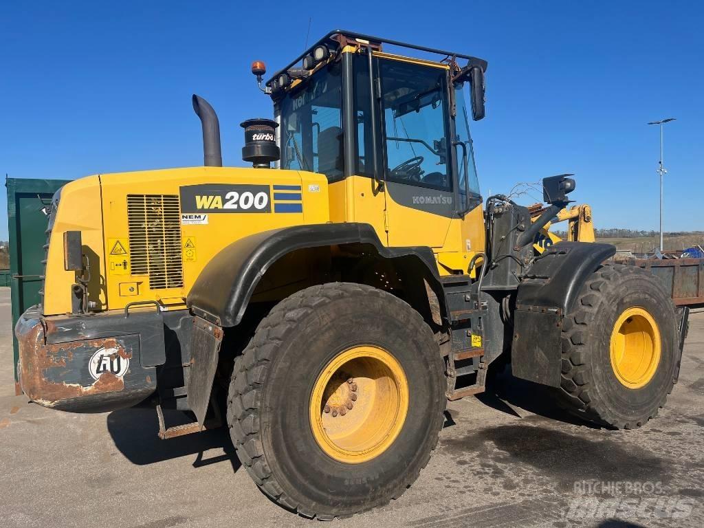 Komatsu WA 200-7 Rupsgraafmachines