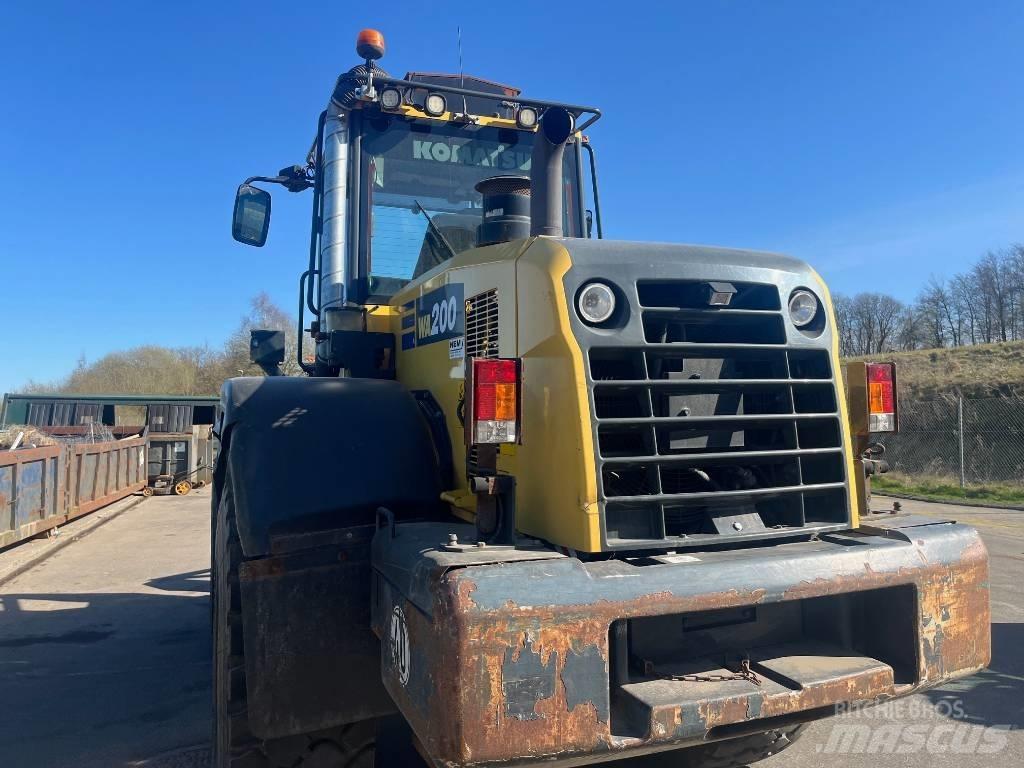 Komatsu WA 200-7 Rupsgraafmachines