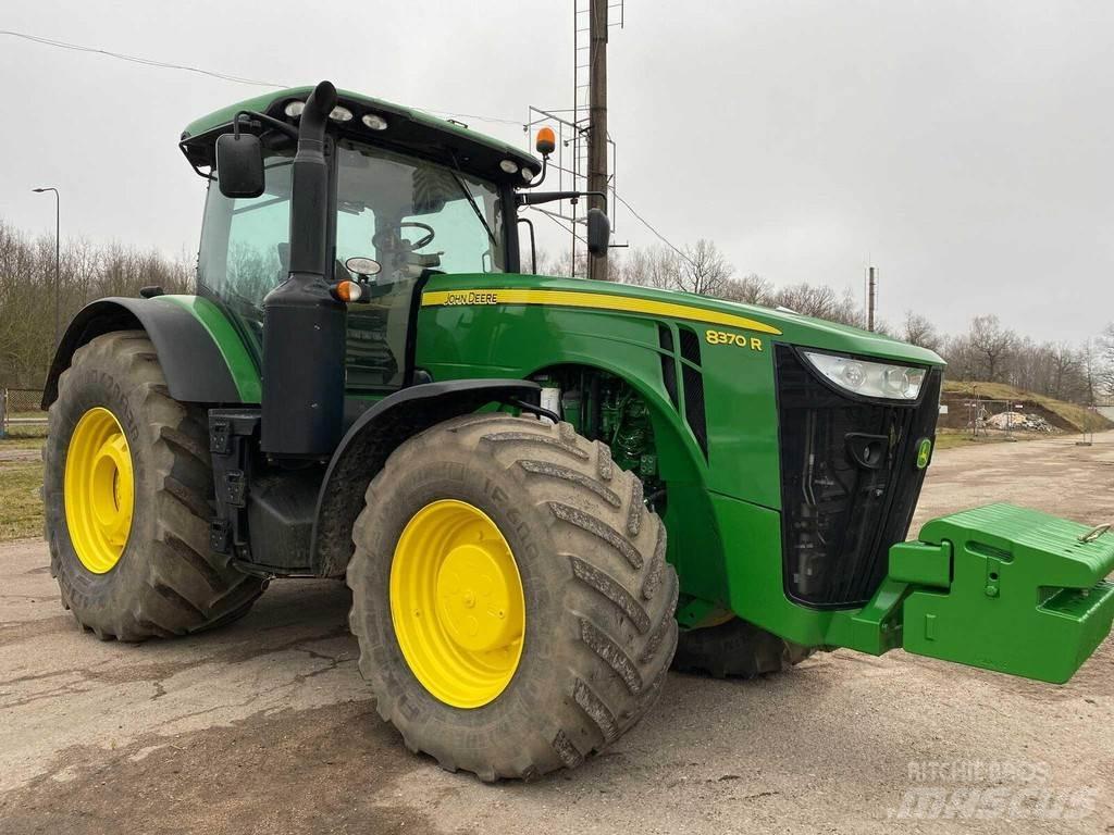 John Deere 8370R Tractoren