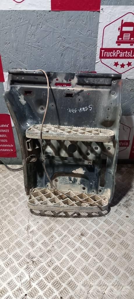 Scania 94 D.   1515194 Cabine en interieur