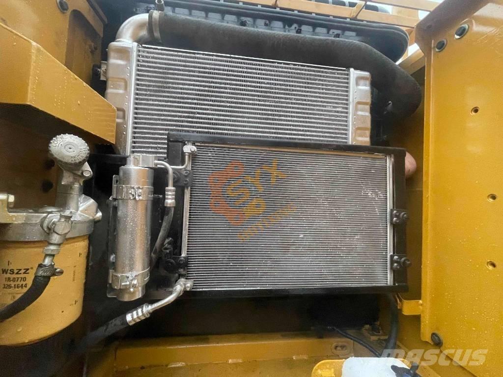 CAT CAT320 D2 Rupsgraafmachines