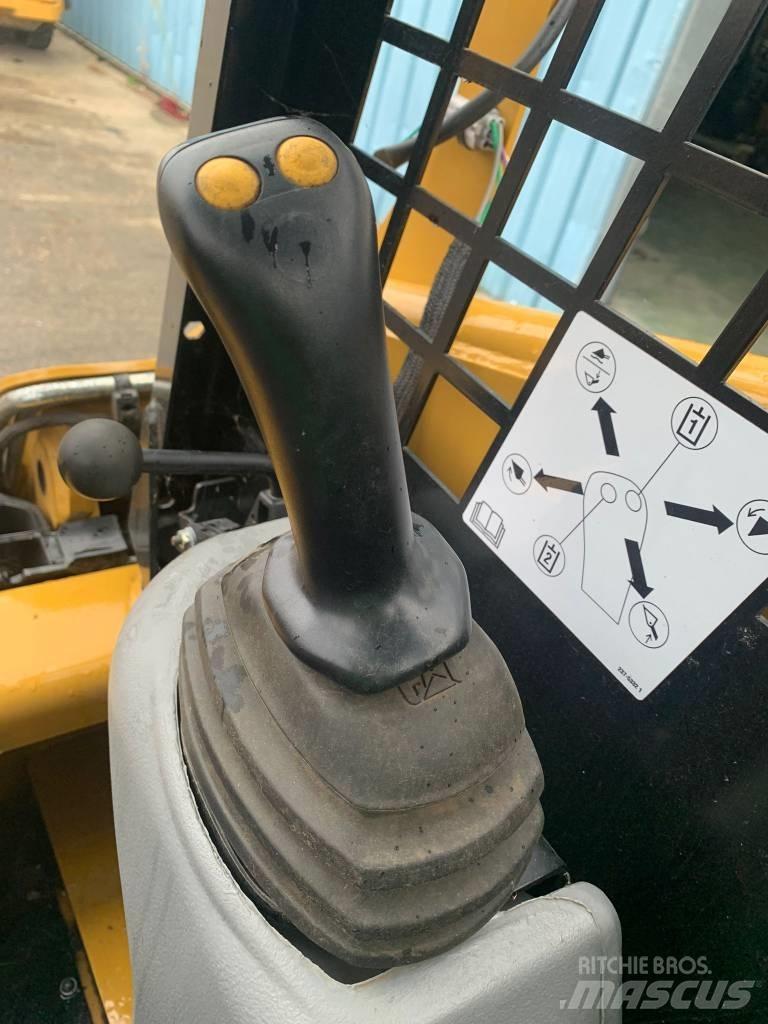 CAT 216 B 3 Miniladers