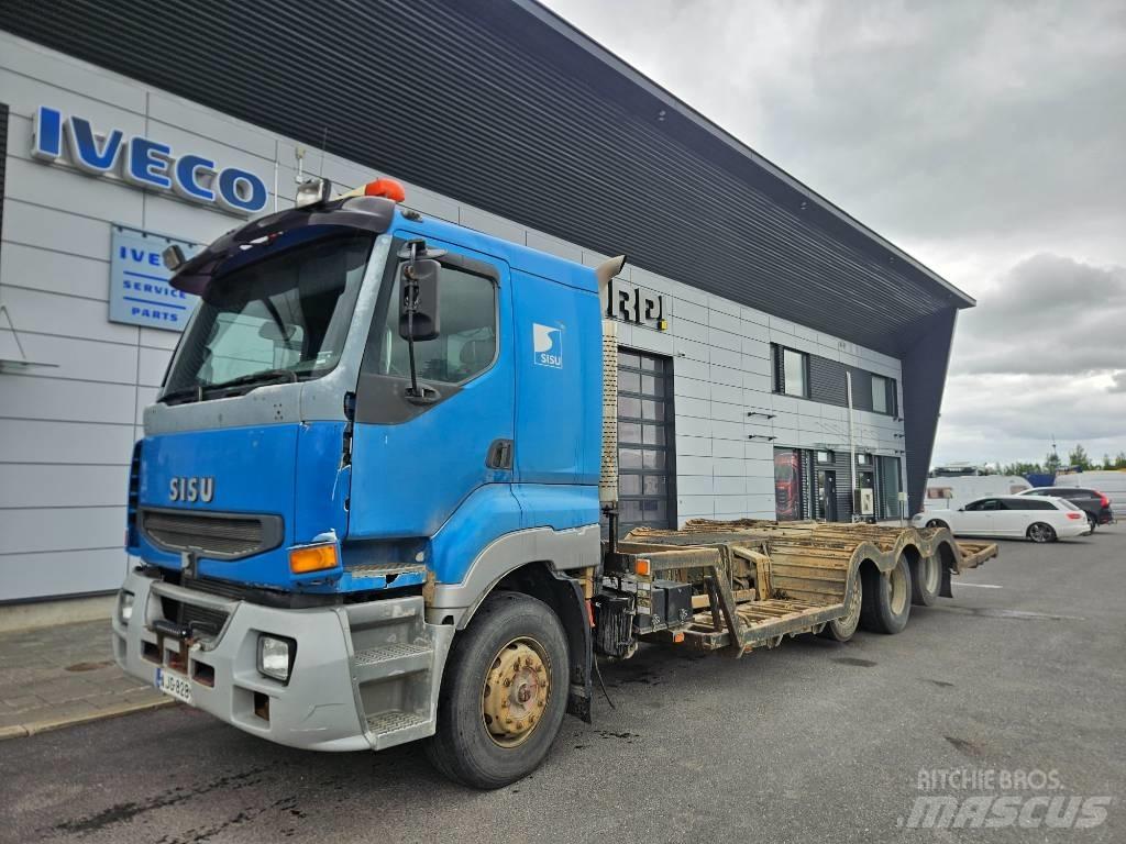 Sisu E12 8x2 Vrachtwagens voor bosbouwmachines