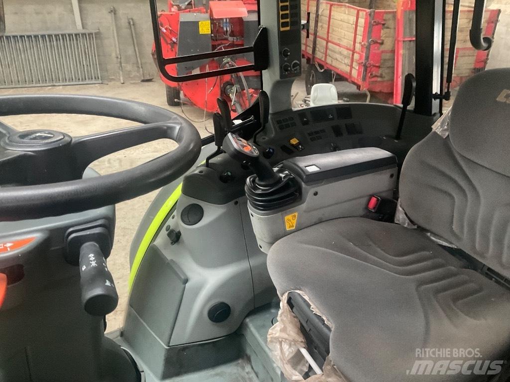 CLAAS Arion 440 CIS Tractoren