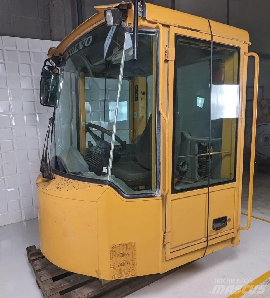 Volvo L 180 E Cab Cabine en interieur