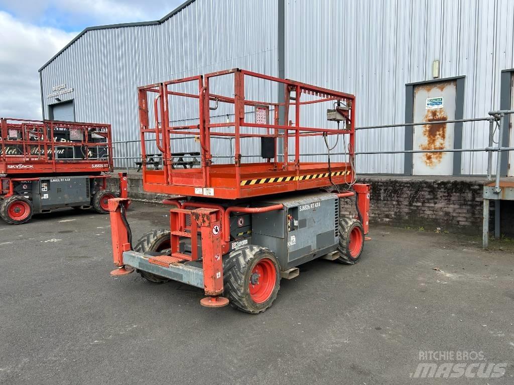 SkyJack SJ 6826 RT Schaarhoogwerkers
