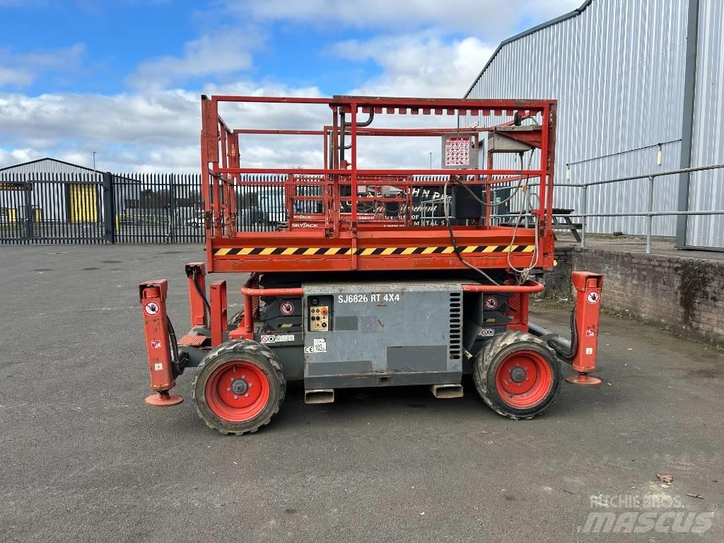 SkyJack SJ 6826 RT Schaarhoogwerkers