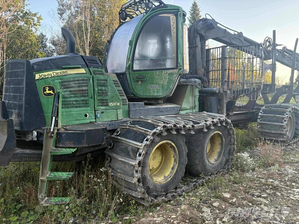 John Deere 1510 E Uitrijwagens