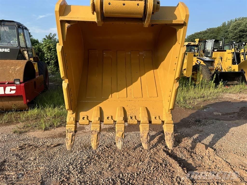 CAT 330 D Rupsgraafmachines
