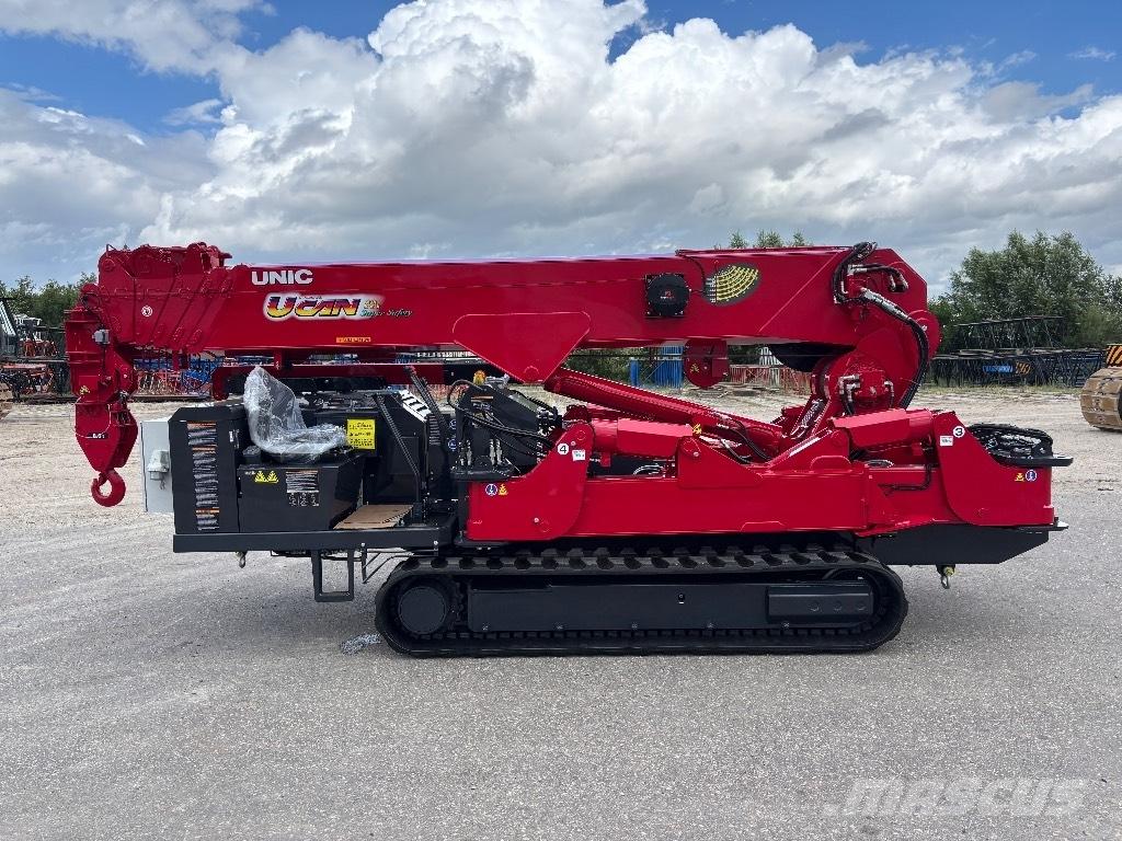 Unic URW 806 Ruw terrein kranen