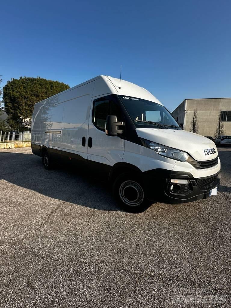 Iveco Daily 35 S16 Gesloten bedrijfswagens