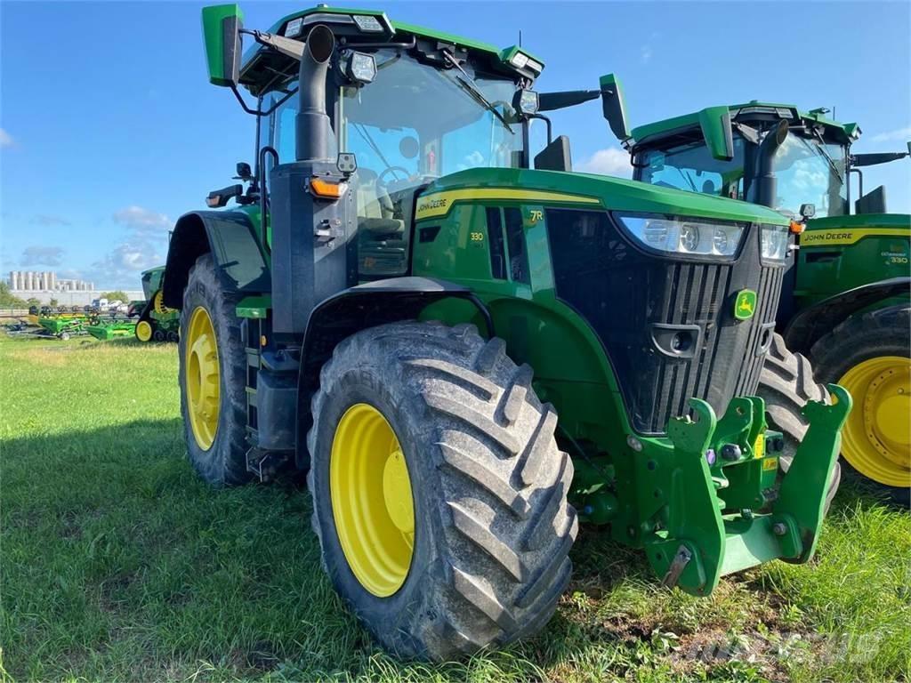 John Deere 7R 330 Tractoren