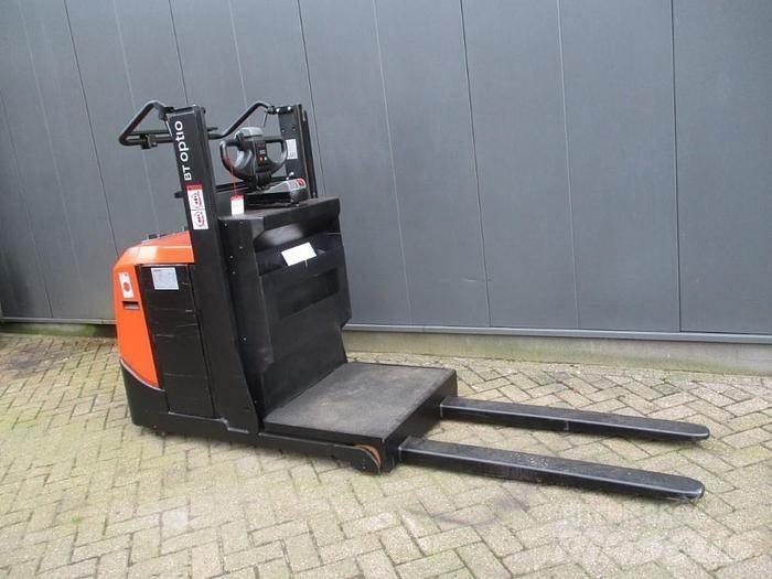 Toyota OSE 100W Orderpicker voor laag niveau