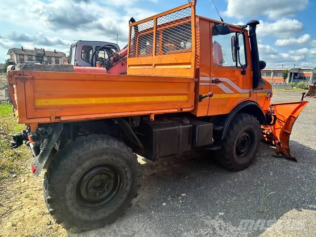 Mercedes-Benz unimog Bakwagens met gesloten opbouw