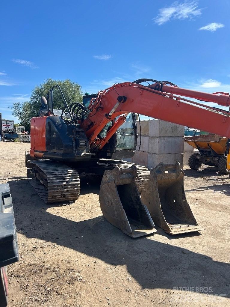 Hitachi ZX 135 US-6 Rupsgraafmachines