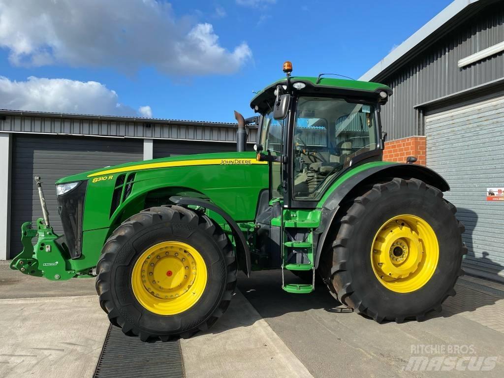 John Deere 8310 R Tractoren