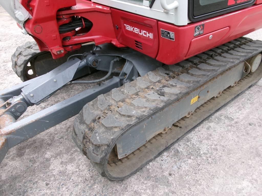 Takeuchi TB 240 Minigraafmachines < 7t