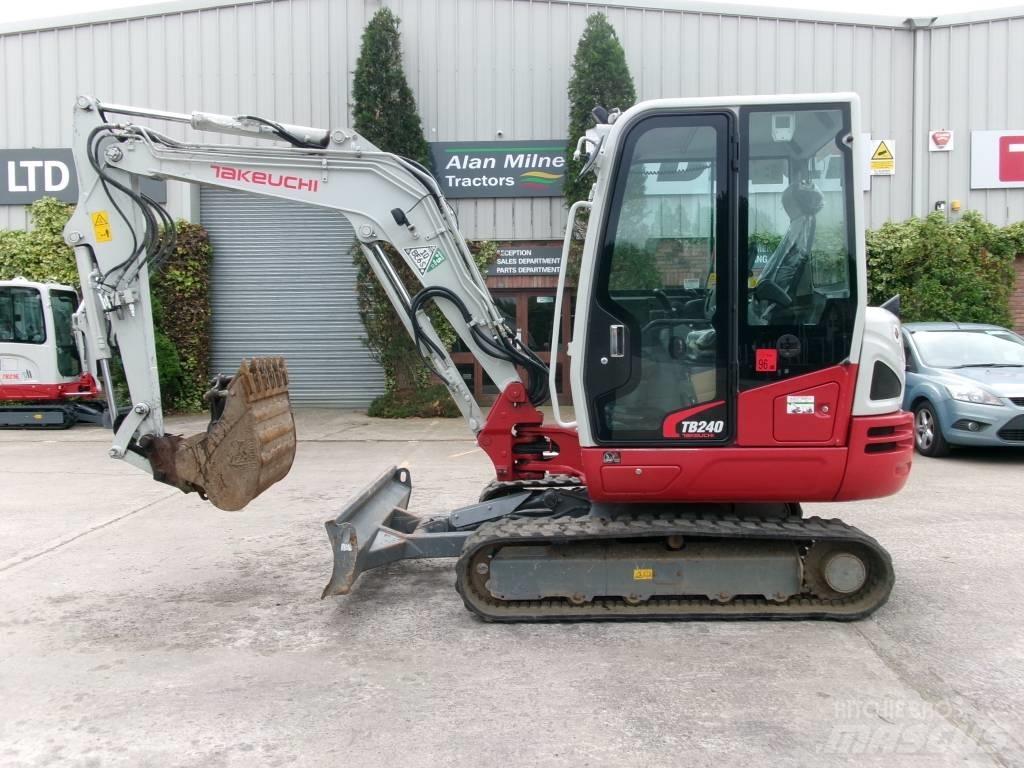 Takeuchi TB 240 Minigraafmachines < 7t