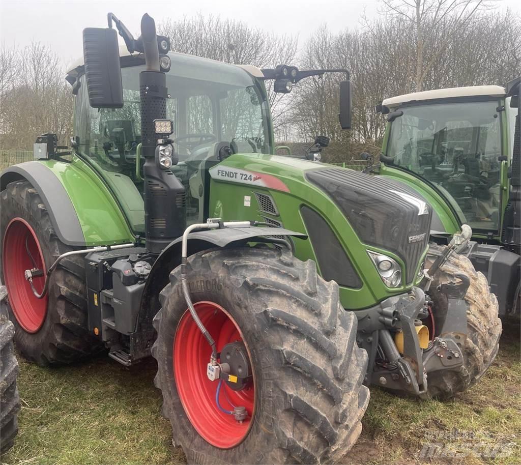 Fendt 724 Vario Tractoren