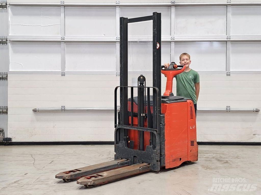 Linde L12L Meeloop stapelaar
