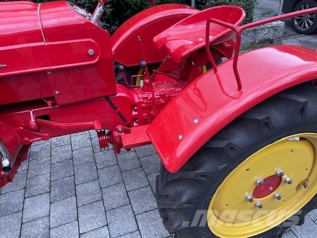 Porsche Junior 108 Tractoren
